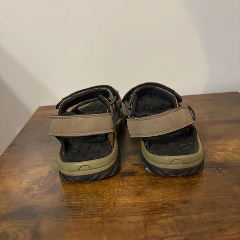 Ozark Trail Tan & Black Hobbs V Sandals Adjustable Strap Outdoor Hiking (Men‎ 7)